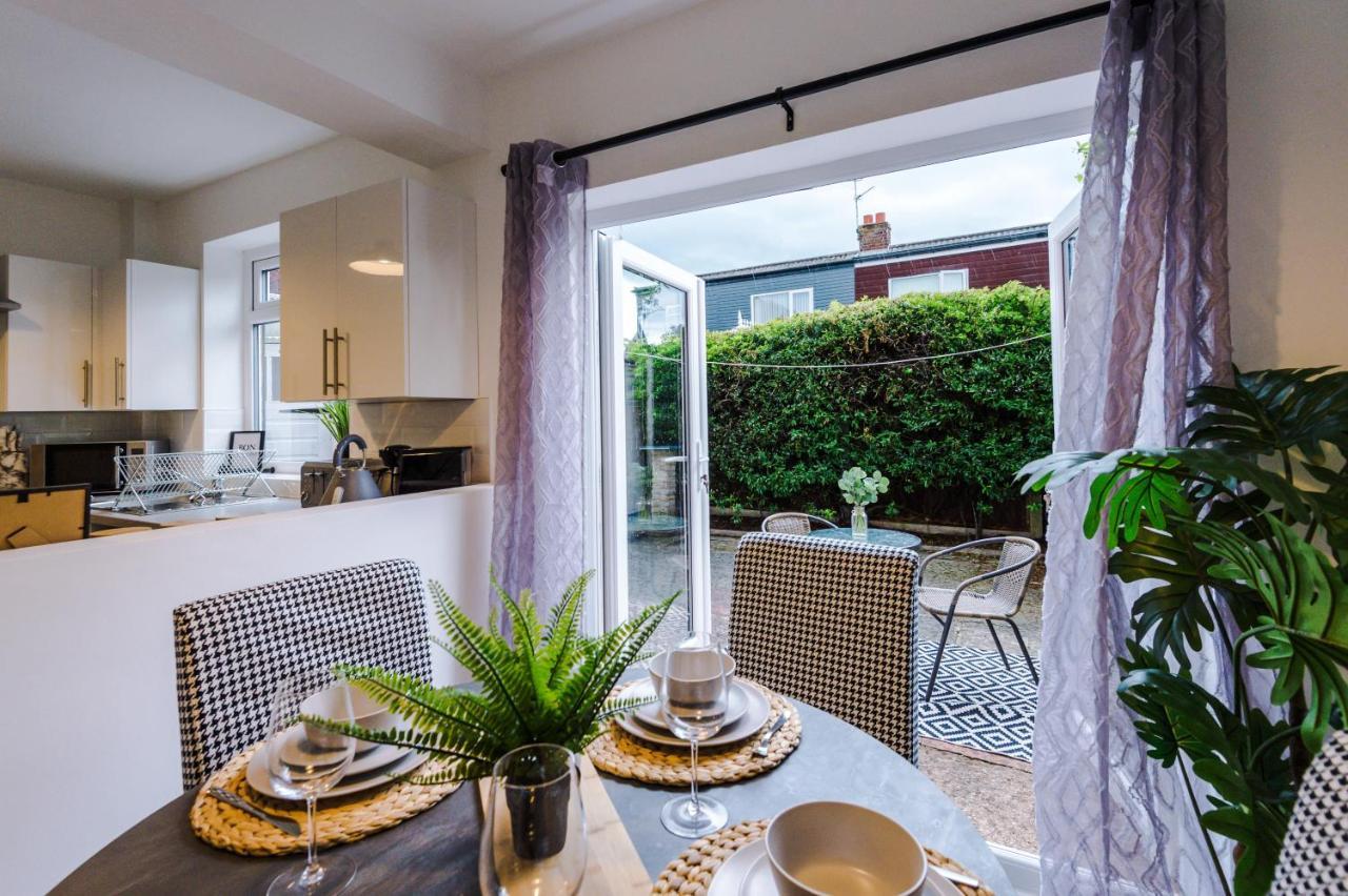 Welcoming 3 Bed Home, 10 Mins From Chester Races And Zoo Saughall Exteriér fotografie